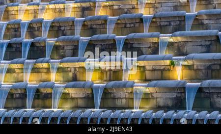 Sheffield Square fuori dalla stazione principale Foto Stock