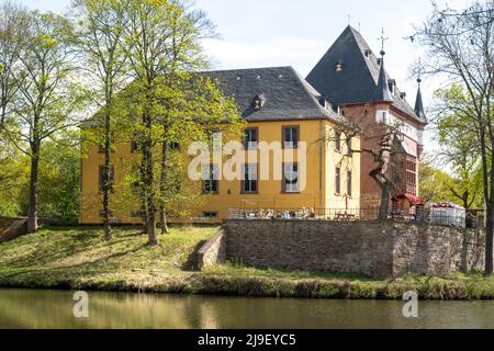 Deutschland, NRW, Düren-Niederau, Schloss Burgau, mittelalterliches Wasserschloss Foto Stock