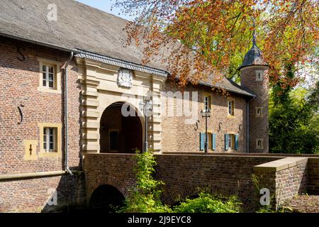 Deutschland, NRW, Düren-Niederau, Schloss Burgau, mittelalterliches Wasserschloss Foto Stock