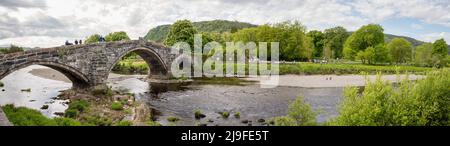 Pont Fawr (Llanrwst Bridge) River Conwy, Llanrwst, Conwy, Galles, Regno Unito Foto Stock