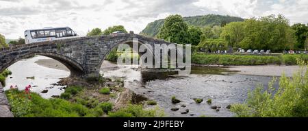 Pont Fawr (Llanrwst Bridge) River Conwy, Llanrwst, Conwy, Galles, Regno Unito Foto Stock