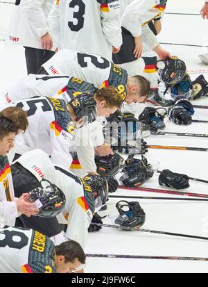 Helsinki, Finlandia, 22 maggio 2022, DEB team Celebration After the match GERMANIA - KAZAKHSTAN 5-4 IIHF ICE HOCKEY WORLD CHAMPIONSHIP Group A Helsinki, Finlandia, 22 maggio 2022, Stagione 2021/2022 © Peter Schatz / Alamy Live News Foto Stock