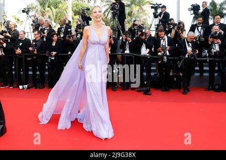 Cannes, Frankreich. 21st maggio 2022. Leonie Hanne partecipa alla prima del "Triangolo della tristezza" durante il Festival annuale del cinema di Cannes 75th al Palais des Festivals di Cannes, Francia, il 21 maggio 2022. Credit: dpa/Alamy Live News Foto Stock