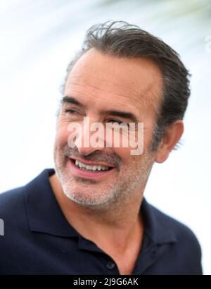 Cannes, Francia. 23rd maggio 2022. L'attore francese Jean Dujardin partecipa al bando fotografico di novembre al Palais des Festivals al Festival del Cinema di Cannes del 75th, in Francia, lunedì 23 maggio 2022. Foto di Rune Hellestad/ Credit: UPI/Alamy Live News Foto Stock