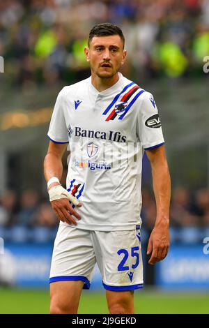 Milano, Italia. 22nd maggio 2022. Alex Ferrari (25) di Sampdoria ha visto in serie una partita tra Inter e Sampdoria a Giuseppe Meazza a Milano. (Photo Credit: Gonzales Photo/Alamy Live News Foto Stock