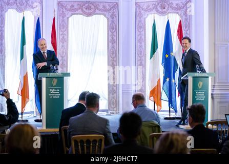 2022-05-23 20:48:55 DUBLINO - il primo Ministro Mark Rutte e il primo Ministro irlandese Michael Martin durante una conferenza stampa alla Farmleigh House. La riunione si concentra sulla guerra in Ucraina, sulla cooperazione tra Paesi Bassi e Irlanda e sulle relazioni tra l'UE e il Regno Unito. ANP BART MAAT uscita paesi bassi - uscita belgio Foto Stock