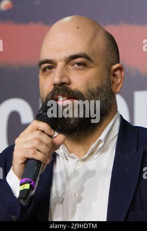 Torino, Italia. 23rd maggio 2022. Lo scrittore italiano Roberto Saviano è ospite della Fiera del Libro di Torino 2022. Foto Stock