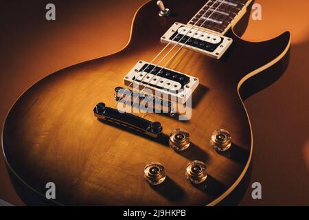 Studio di chitarra elettrica in stile retrò Foto Stock