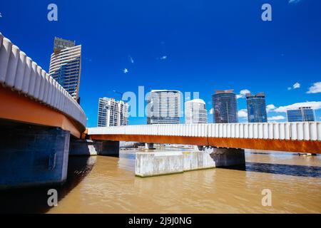 Docklands Roads e Yarra River in Melbourne Australia Foto Stock