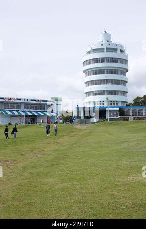 Shionomisaki, Kushimoto, distretto di Higashimuro, Wakayama, Giappone, 2022/01/05 , Alla punta di Shionomisaki si estende un grande prato di circa 100.000 m2, Foto Stock