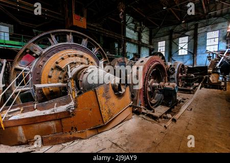 Vecchio impianto di lavorazione mineraria abbandonato. Foto Stock