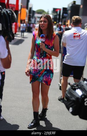 Barcellona, Spagna. 22nd maggio 2022. Federica Masolin (ITA) e Davide Valsecchi (ITA) - Sky tv Italia Presenter in FORMULA 1 PIRELLI GRAN PREMIO DE EspaÃ&#X91;A 2022 Race, Formula 1 Championship a Barcellona, Spagna, Maggio 22 2022 Credit: Independent Photo Agency/Alamy Live News Foto Stock