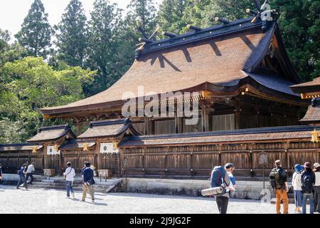 Honggucho Hongu, Tanabe, Wakayama, Giappone, 2022/02/05 , Kumano Hongu Taisha, uno dei numerosi santuari Shinto annidato in una tranquilla zona di montagna, si avvicinò Foto Stock