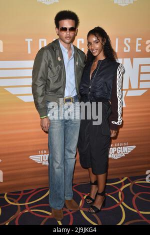 New York, NY, USA. 23rd maggio 2022. Don Lee, Eileen Matias agli arrivi per LA PISTOLA SUPERIORE: MAVERICK New York Special Screening, AMC Magic Johnson Harlem 9, New York, NY 23 maggio 2022. Credit: Kristin Callahan/Everett Collection/Alamy Live News Foto Stock