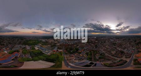Una foto aerea a 360 gradi di Ipswich, Suffolk, Regno Unito al tramonto Foto Stock