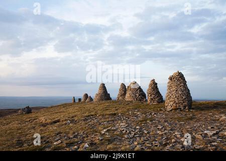 Nine Standards Rigg su Hartley Fell, Cumbria, Regno Unito Foto Stock