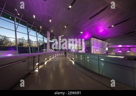 BMW Welt - un centro fieristico multifunzionale, che combina l'esposizione di veicoli BMW brand.Munich,Baviera,Germania Foto Stock