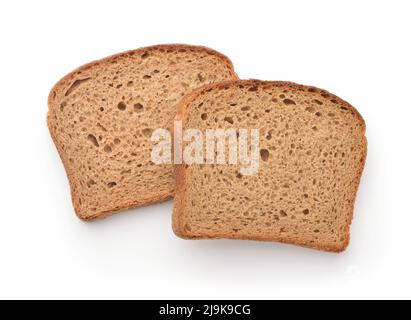 Vista dall'alto di due fette di pane di segale isolate su bianco Foto Stock