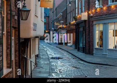 Dawn on Grape Lane nel centro di York, Inghilterra. Foto Stock