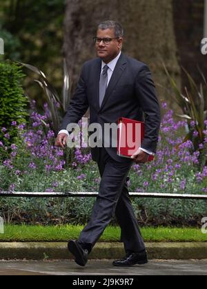 Alok Sharma arriva a Downing Street, Londra, per una riunione del Gabinetto. Data foto: Martedì 24 maggio 2022. Foto Stock