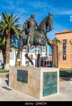 Vista della statua del conquistatore del Cile, Diego de Almagro. Foto Stock