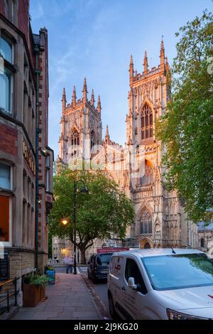 Tramonto a York Minster, North Yorkshire, Inghilterra. Foto Stock