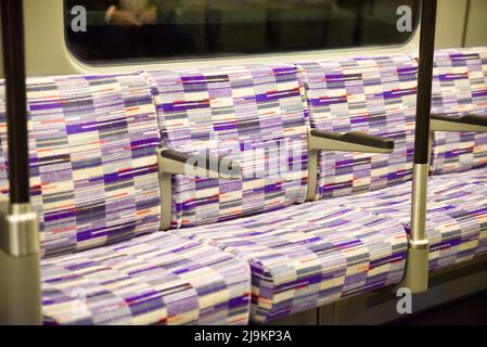 Whitechapel, Londra, Regno Unito. 24th maggio 2022. Si apre la linea Elizabeth, con treni che attualmente collegano Abbey Wood a Paddington. Credit: Matthew Chattle/Alamy Live News Foto Stock