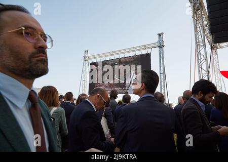 23 maggio 2022, Palermo, Sicilia, Italia: Trent'anni fa la mafia siciliana uccise il giudice Giovanni Falcone con una bomba a a Capaci, sotto l'autostrada che collegava l'aeroporto al centro di Palermo...anti-mafia, perseguendo anche il magistrato Falcone, sua moglie Francesca Morvillo, E tre membri della sua scorta di polizia, Rocco di Cillo, Vito Schifani e Antonio Montinaro, sono stati killed...Commemorazione del massacro di Capaci nel Foro Italiaco di Palermo, Sicilia (Credit Image: © Victoria Herranz/ZUMA Press Wire) Foto Stock