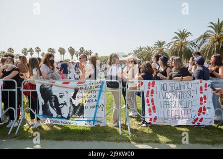 23 maggio 2022, Palermo, Sicilia, Italia: Trent'anni fa la mafia siciliana uccise il giudice Giovanni Falcone con una bomba a a Capaci, sotto l'autostrada che collegava l'aeroporto al centro di Palermo...anti-mafia, perseguendo anche il magistrato Falcone, sua moglie Francesca Morvillo, E tre membri della sua scorta di polizia, Rocco di Cillo, Vito Schifani e Antonio Montinaro, sono stati killed...Commemorazione del massacro di Capaci nel Foro Italiaco di Palermo, Sicilia (Credit Image: © Victoria Herranz/ZUMA Press Wire) Foto Stock