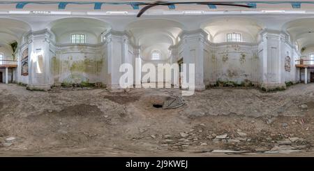 Visualizzazione panoramica a 360 gradi di sferico senza giunture hdri 360 vista panoramica all'interno di strutture in calcestruzzo vuote di edificio abbandonato in rovina di chiesa con pareti bianche in equirettangul