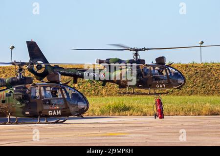 Esercito francese Aerospatiale SA342M Gazelle elicottero decollo. Francia - 24 agosto 2016 Foto Stock