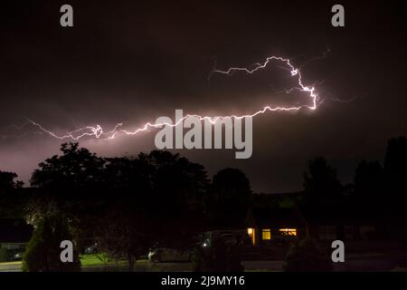 Fulmine, CC Lightning, cloud-to-cloud Lightning, intra cloud Lightning, intercloud Lightning, IC Lightning, dark, night, Sussex, UK, Foto Stock