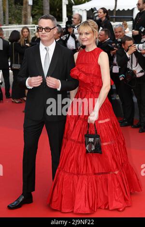 25 maggio 2022, Cannes, Cote d'Azur, Francia: Regista NICOLAS WINDING REFN e sua moglie LIV CORFIXEN partecipare alla cerimonia del 75th anniversario durante l'annuale Festival del Cinema di Cannes 75th (Credit Image: © Mickael Chavet/ZUMA Press Wire) Foto Stock