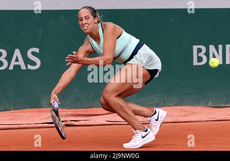 Parigi, Francia. 24th maggio 2022. US Madison Keys gioca contro Anna Kalinskaya della Russia durante la loro partita del French Tennis Open al Roland Garros vicino Parigi, Francia, martedì 24 maggio, 2022. Chiavi vinte 6-3, 3-6, 6-4. Foto di Maya Vidon-White/UPI Credit: UPI/Alamy Live News Foto Stock