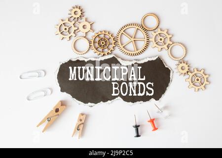 Blocco note Municipal Bonds con testo su tastiera bianca. Foto Stock