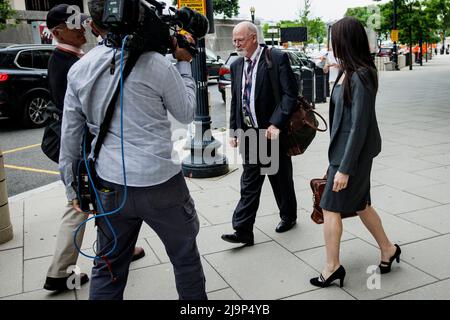 Washington, DC. 23rd maggio 2022. Il 23 maggio 2022 il consigliere speciale John Durham lascia il tribunale federale statunitense a Washington, DC. Credito: Samuel Corum/CNP (RESTRIZIONE: NESSUN New York o New Jersey Quotidiani o giornali entro un raggio di 75 miglia da New York) credito: dpa/Alamy Live News Foto Stock