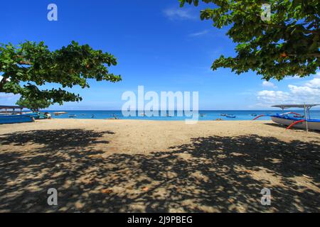 Pantai Jerman o Jerman Beach a Tuban, Kuta, Bali, Indonesia nel 2022. Foto Stock