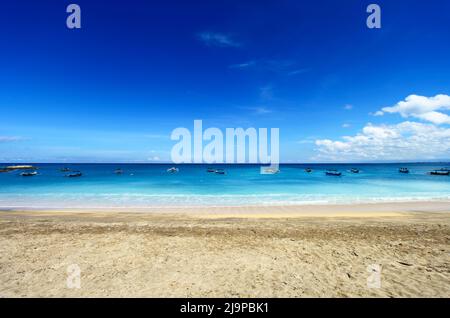 Pantai Jerman o Jerman Beach a Tuban, Kuta, Bali, Indonesia nel 2022. Foto Stock