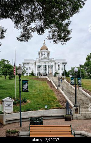 Il vecchio tribunale della contea di Jackson a Sylva North Carolina serve ora come biblioteca pubblica. Foto Stock