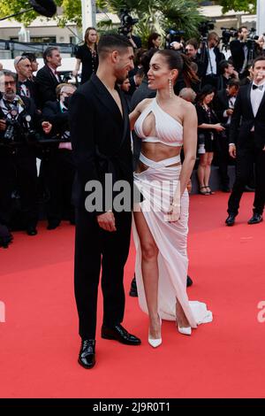 Achraf Hakimi, Hiba Abouk partecipa alla proiezione della celebrazione del 75th anniversario dell'Innocenzo (l'Innocenzo) durante il festival annuale del cinema di Cannes 75th al Palais des Festivals il 24 maggio 2022 a Cannes, Francia. Foto di Marco Piovanotto/ABACAPRESS.COM Foto Stock