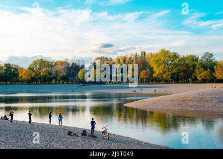 Splendida vista sul lago Bundek in primavera, Zagabria, Croazia. Foto Stock