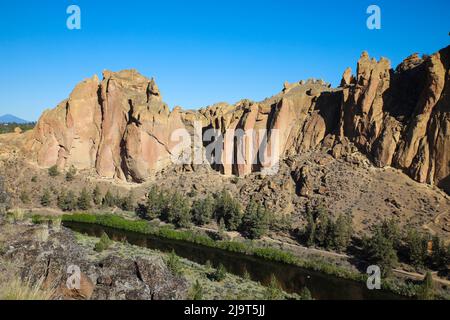 Smith Rock state Park, Oregon, USA. Fiume Crooked. Foto Stock