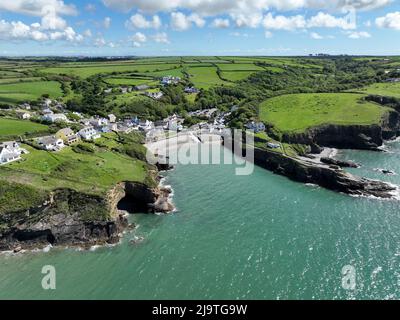 05/05/22 veduta aerea di Little Haven a Pembrokeshire, Galles, Regno Unito Foto Stock