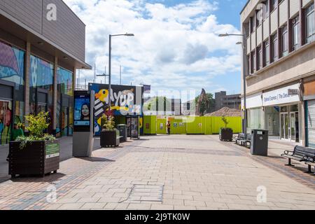 Passerella attraverso dal Lister Gate a Carrington Street nel centro di Nottingham 2022 maggio, Nottinghamshire Inghilterra Regno Unito Foto Stock