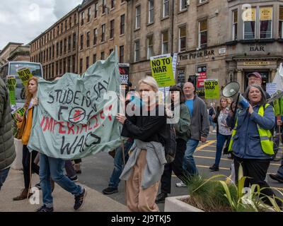 Glasgow, Scozia. REGNO UNITO. 7th maggio 2022: A Stop the War in Ukraine protesta in George Square. Foto Stock
