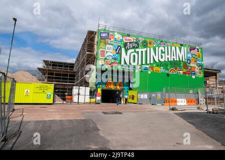 Carrington Street e l'ingresso al passaggio pedonale per Lister Gate nel centro di Nottingham 2022 maggio, Nottinghamshire Inghilterra UK Foto Stock