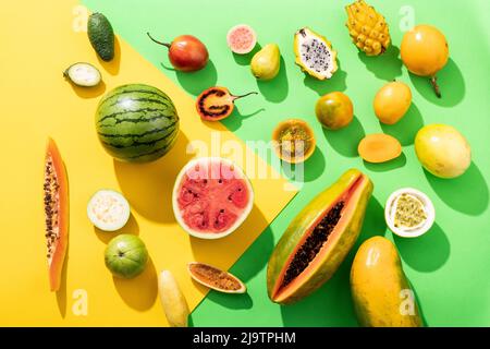 Fotografia varietà di gustosi e sani frutti tropicali Foto Stock