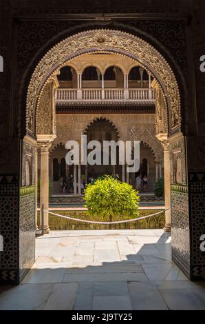 Royal Alcázar di Siviglia, un complesso monumentale murato costruito in diverse tappe storiche. Foto Stock