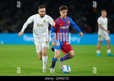 Sydney, Australia. 25th maggio 2022. Gavi di Barcellona attacca durante la partita amichevole tra A League All-Stars e FC Barcelona all'Accor Stadium di Sydney il 25 maggio 2022. Foto di Peter Dovgan. Solo per uso editoriale, licenza richiesta per uso commerciale. Nessun utilizzo nelle scommesse, nei giochi o nelle pubblicazioni di un singolo club/campionato/giocatore. Credit: UK Sports Pics Ltd/Alamy Live News Foto Stock