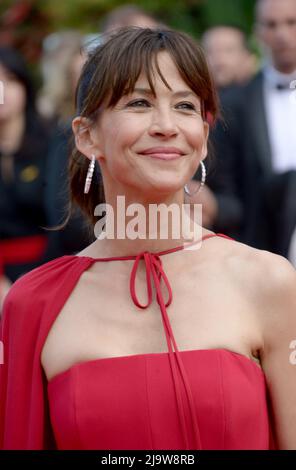 24 maggio 2022, CANNES, Francia: CANNES, FRANCIA - 24 MAGGIO: Sophie Marceau partecipa alla proiezione di ''The Innocent (l'Innocent)'' durante il festival annuale del cinema di Cannes 75th al Palais des Festivals il 24 maggio 75th 2022 a Cannes, Francia. (Credit Image: © Frederick Injimbert/ZUMA Press Wire) Foto Stock
